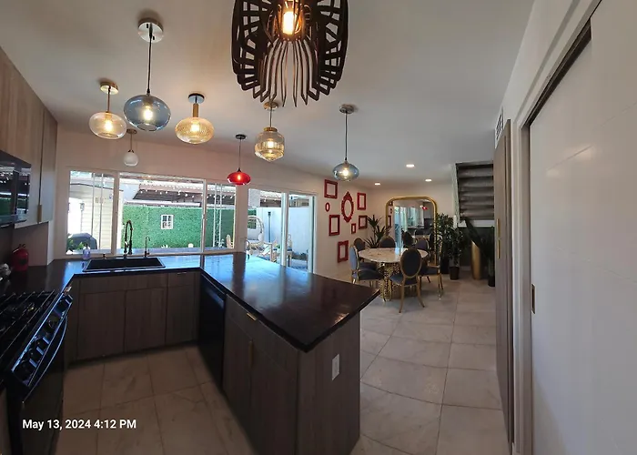 Holiday home Walk To Old Town 3 Full Bathrooms 4 Bedrooms 5 Actual Beds Scottsdale