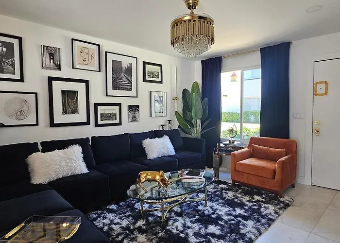 Walk To Old Town 3 Full Bathrooms 4 Bedrooms 5 Actual Beds * Scottsdale