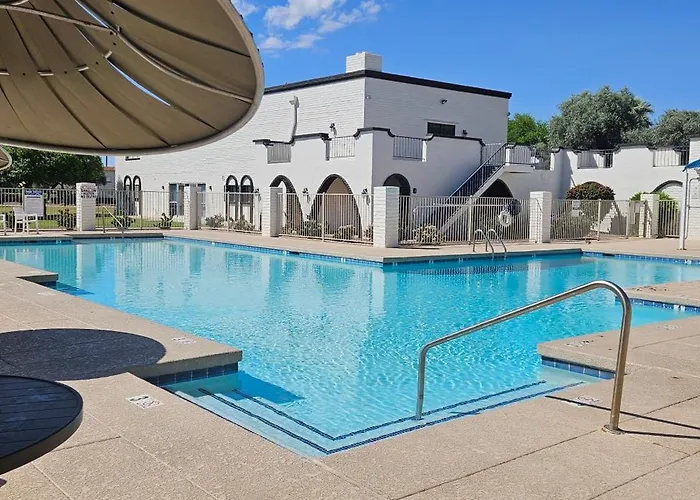 Walk To Old Town 3 Full Bathrooms 4 Bedrooms 5 Actual Beds * Scottsdale
