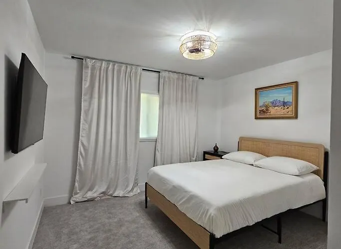 Walk To Old Town 3 Full Bathrooms 4 Bedrooms 5 Actual Beds Scottsdale