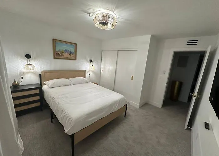 Walk To Old Town 3 Full Bathrooms 4 Bedrooms 5 Actual Beds * Scottsdale